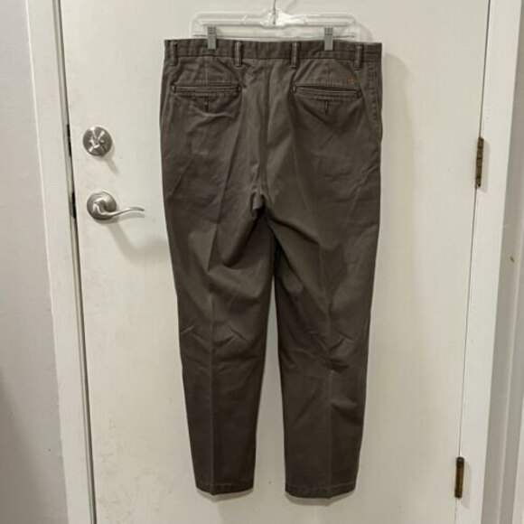 Dockers Mens Classic Khaki Brown Pants Flat Front Size 36 x 32 - Picture 3 of 12